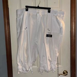 NWT-Dash-3X-white-emma Capri pants-lightweight,adjustable leg ties,comfort waist